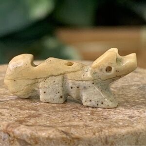 Native American Zuni Fox Wolf Fetish Bead Carved Stone Mini Animal Vintage .9"